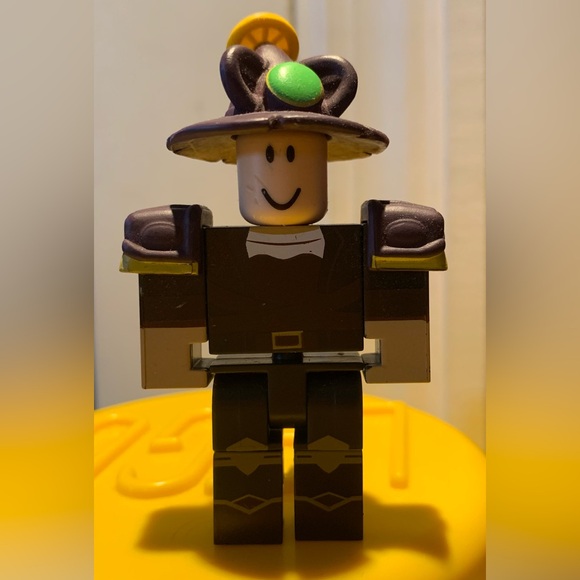 Roblox Dungeon Quest Industrial Mage Armor Figure - Picture 10 of 12